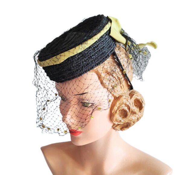 1940s True Vintage Black Tilt Hat With Green Ribbon Trim And A Full Face Veil - Picture 3 of 8